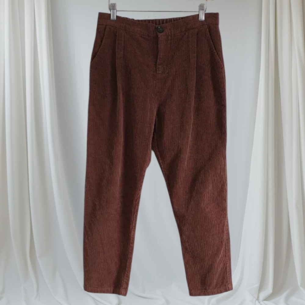 Women’s Brown Corduroy Pants High Rise Pleated Tapered Fit Fall Vintage Style.